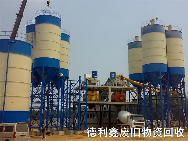 天津搅拌站设备回收，沥青搅拌站回收，免费拆除